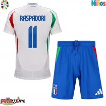 Camiseta Italia Giacomo Raspadori #11 Visitante Equipación para niños Eurocopa 2024 manga corta (+ pantalones cortos)
